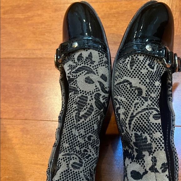 AGL Black Patent and Tan Patterned Loafers - Picture 5 of 9